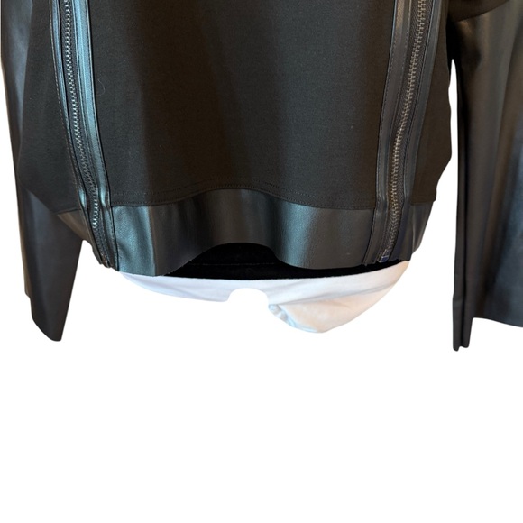 Vegan Leather Accent Zipper Top The Hylma - Picture 9 of 12